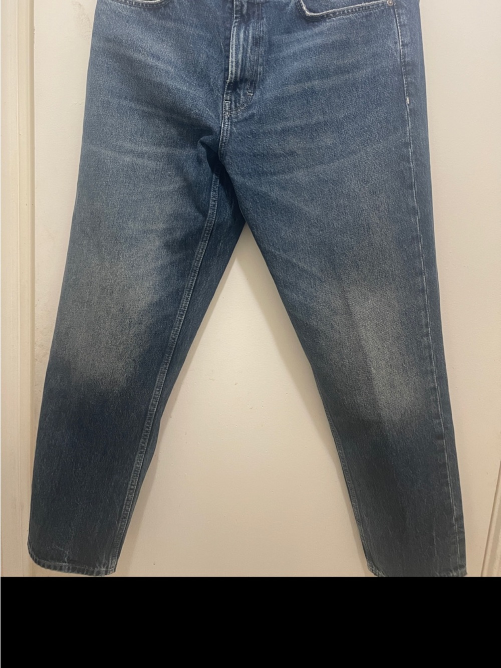 HUGO Men's Slim Straight Jeans in Medium Dark Blue